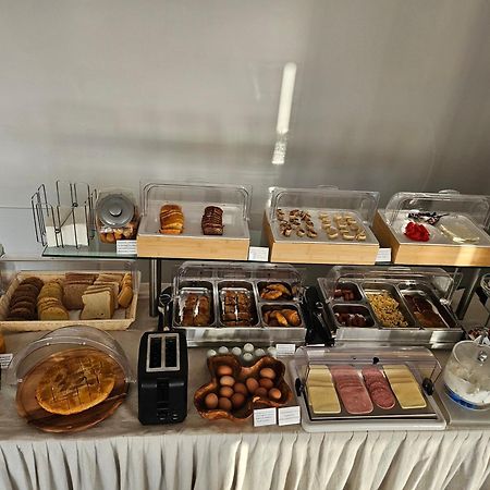 Nisaki Hotel & Elite Suites 에르무폴리 외부 사진