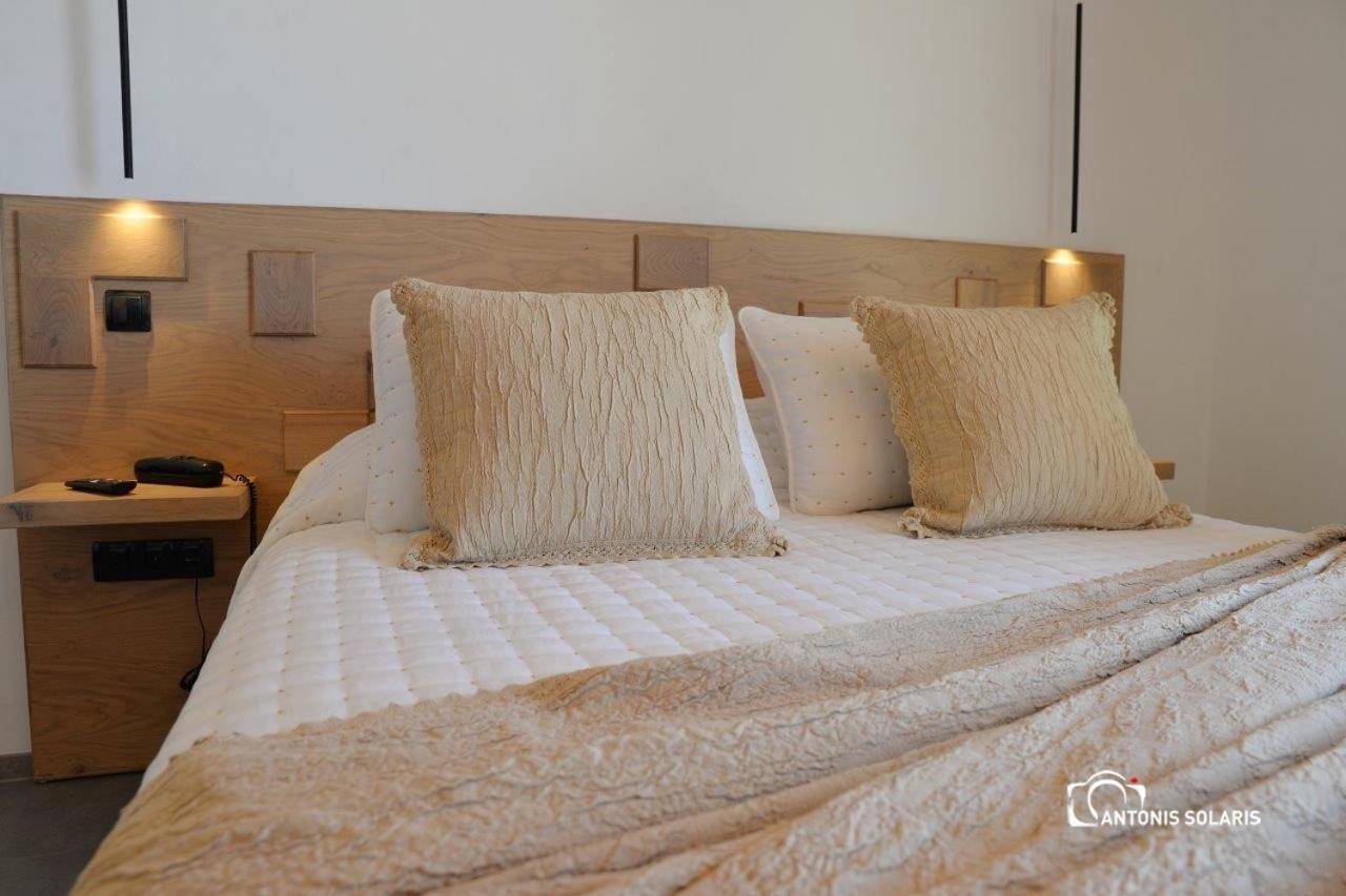 Nisaki Hotel & Elite Suites 에르무폴리 외부 사진