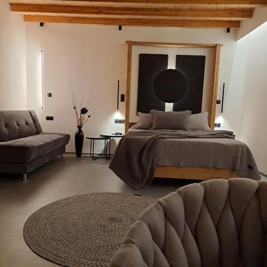 Nisaki Hotel & Elite Suites 에르무폴리 외부 사진