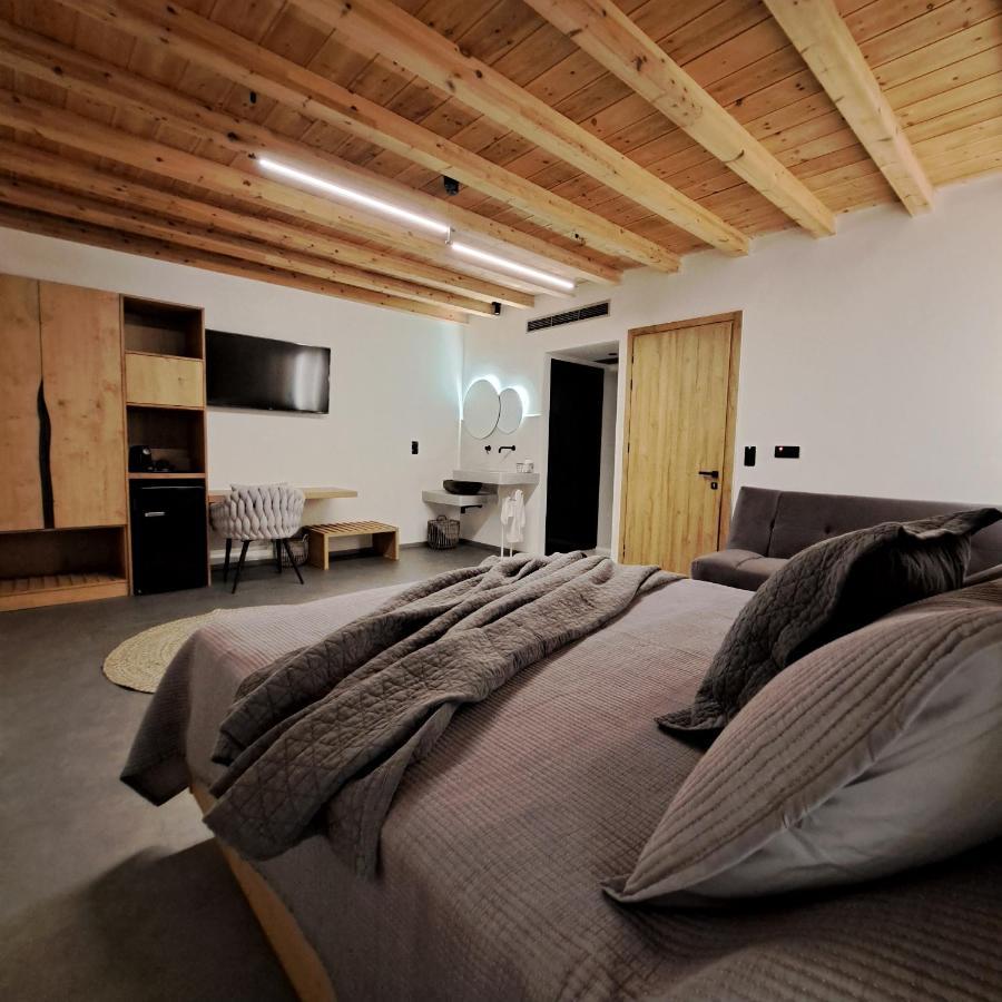Nisaki Hotel & Elite Suites 에르무폴리 외부 사진