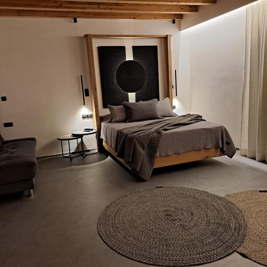 Nisaki Hotel & Elite Suites 에르무폴리 외부 사진