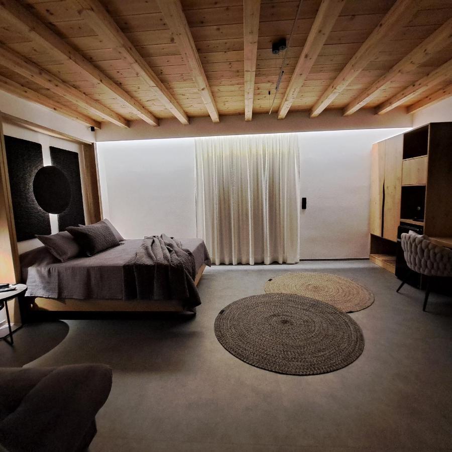 Nisaki Hotel & Elite Suites 에르무폴리 외부 사진