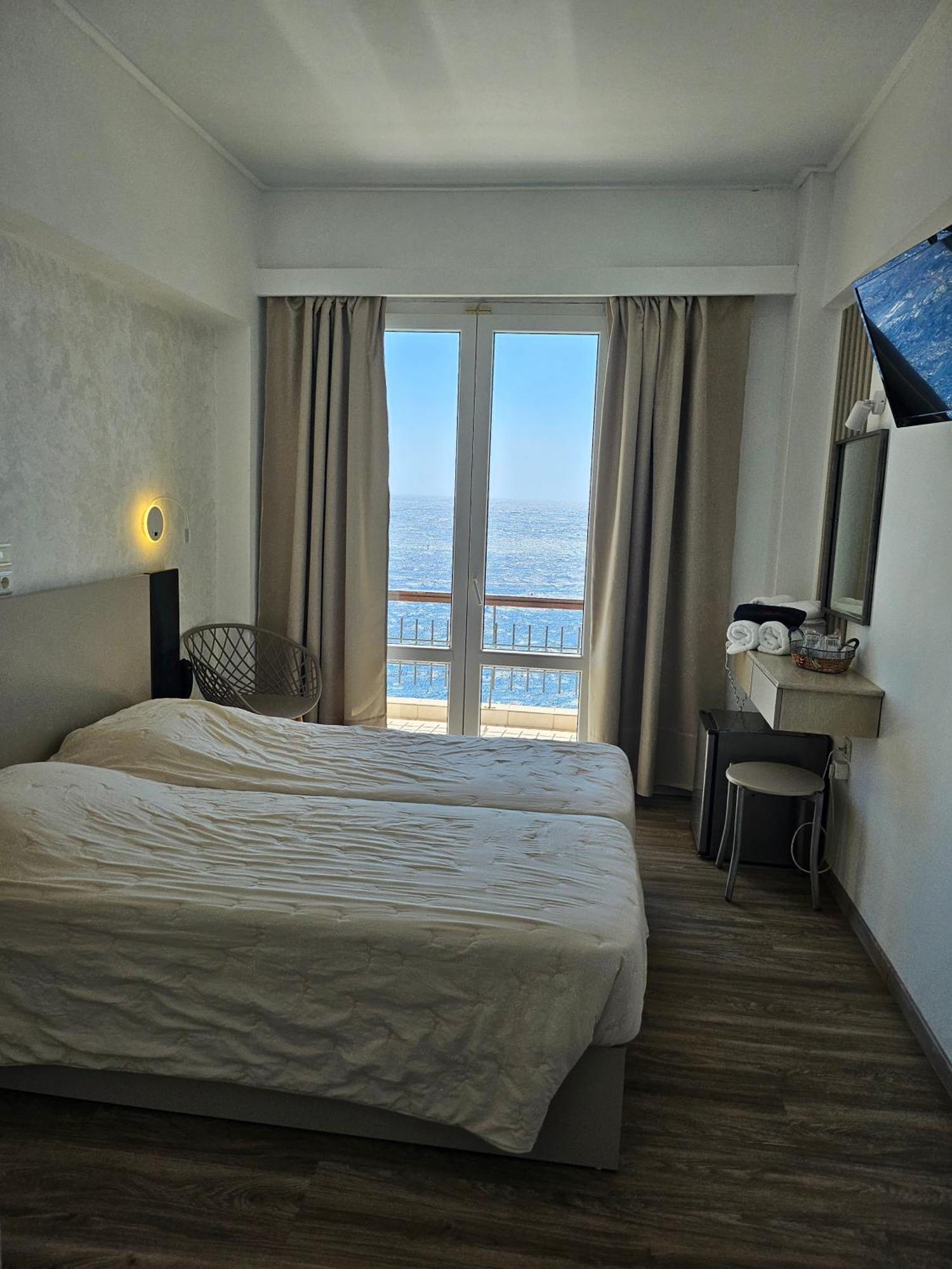 Nisaki Hotel & Elite Suites 에르무폴리 외부 사진