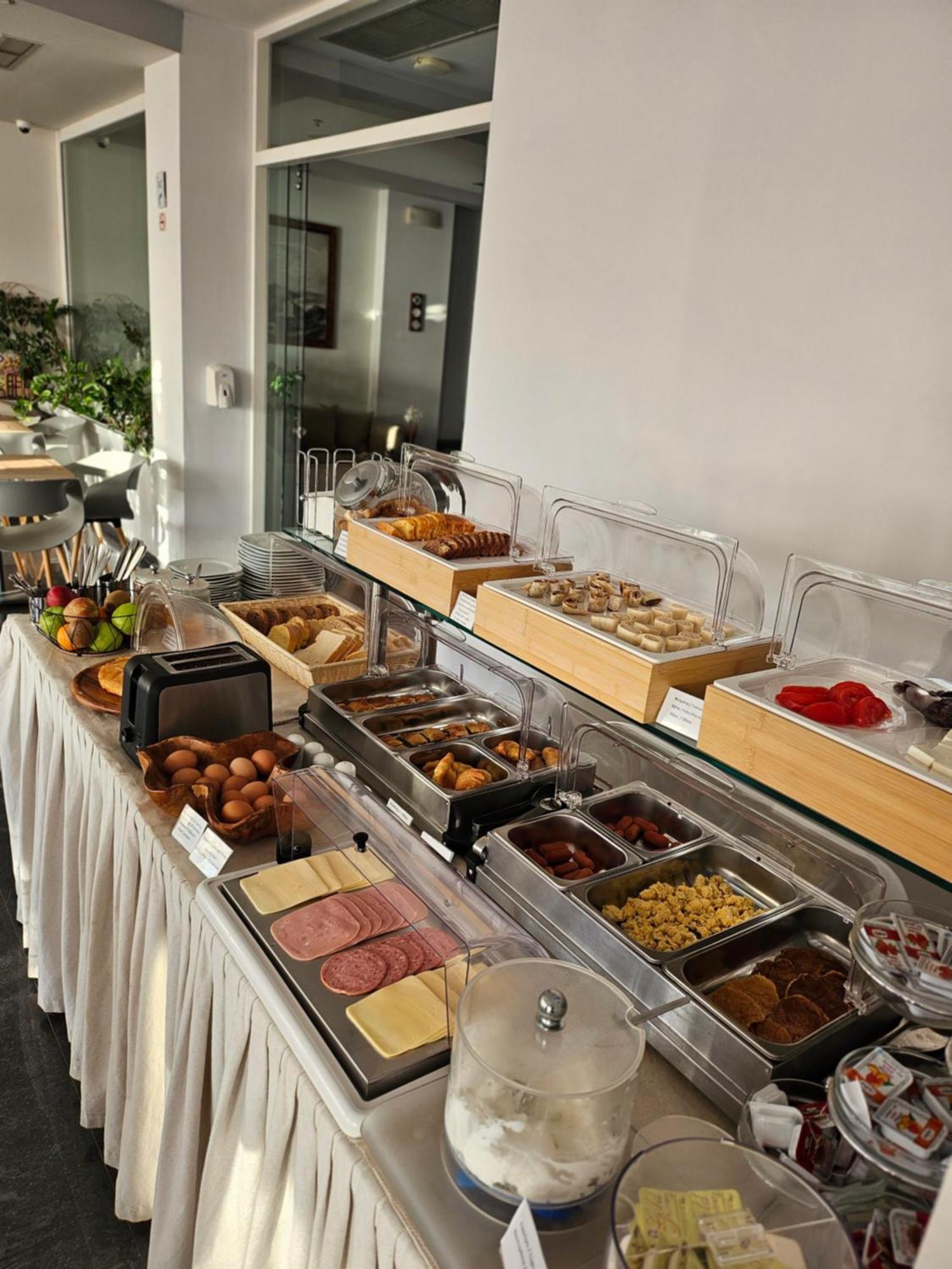 Nisaki Hotel & Elite Suites 에르무폴리 외부 사진
