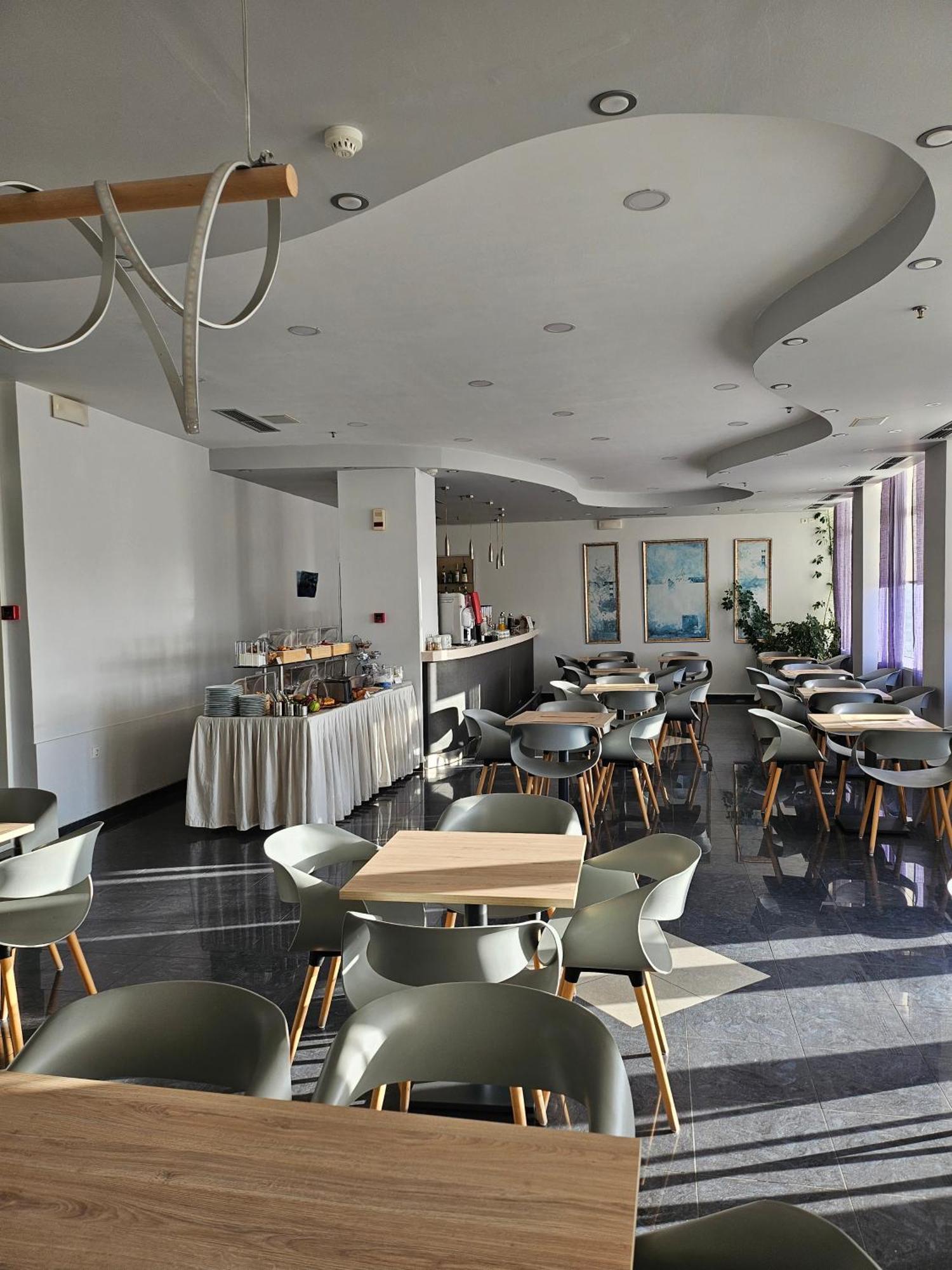Nisaki Hotel & Elite Suites 에르무폴리 외부 사진