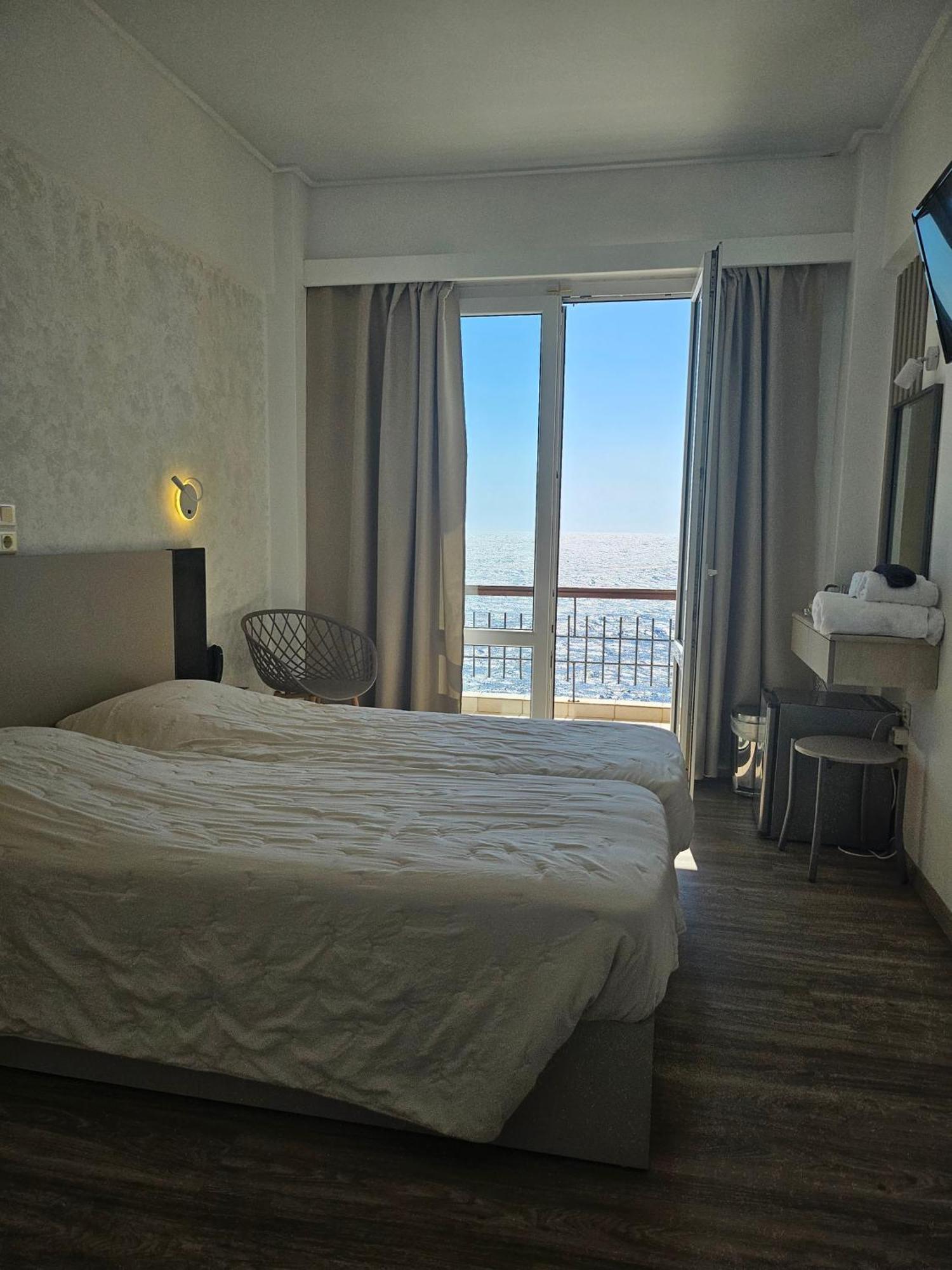 Nisaki Hotel & Elite Suites 에르무폴리 외부 사진
