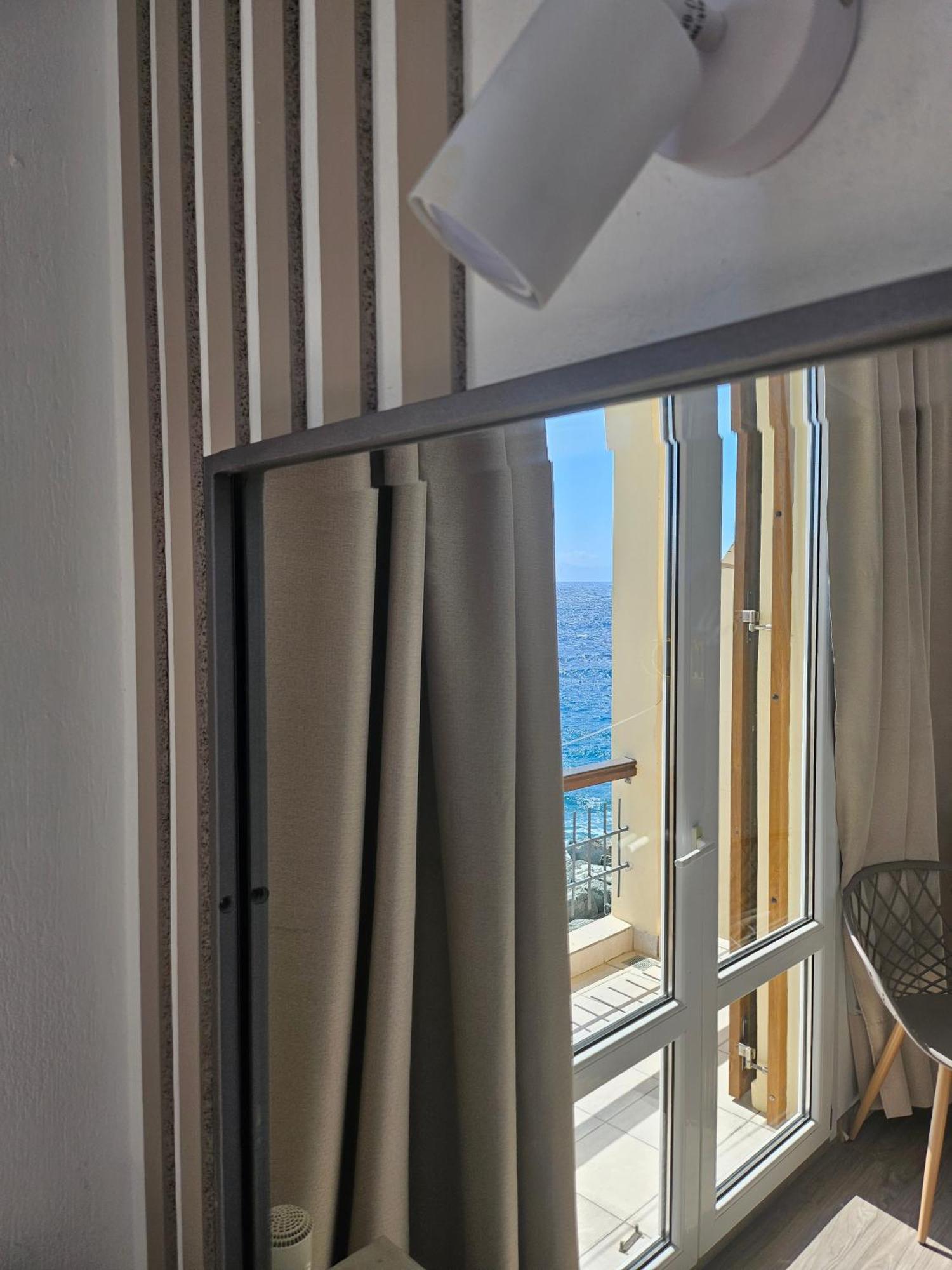 Nisaki Hotel & Elite Suites 에르무폴리 외부 사진