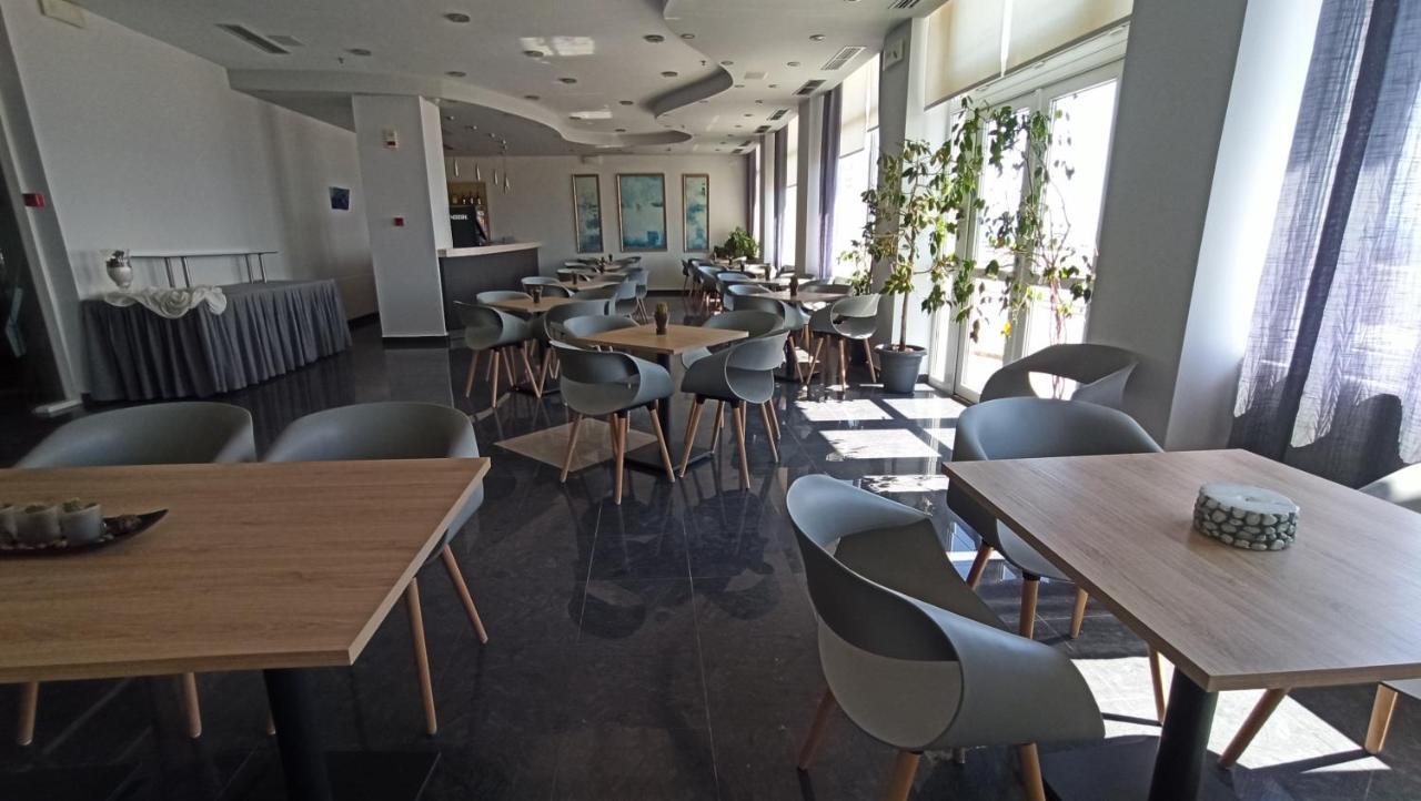 Nisaki Hotel & Elite Suites 에르무폴리 외부 사진